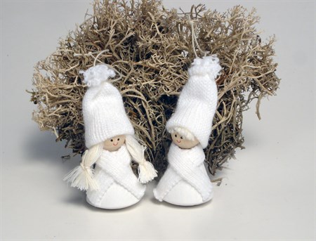 Tomtepojke 'Hadar' vit hängande