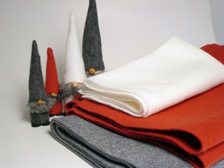 Filt antikvit. 1370 mm bredd.